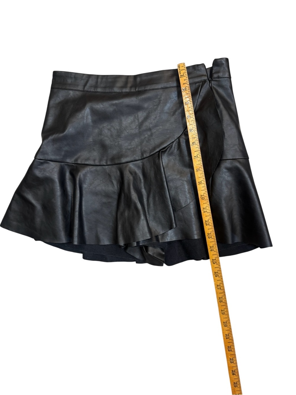 DO+BE Black Faux Leather Ruffle Skort Women’s Size Small Y2K Mini - Picture 4 of 9